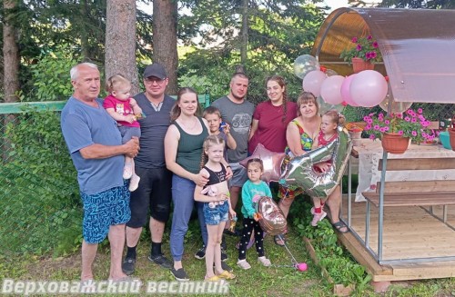 Дружная семья Варламовых