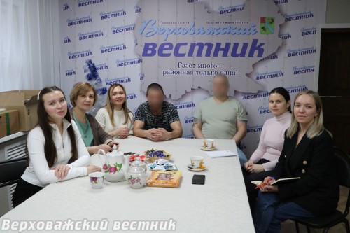 К сожалению, из-за требований безопасности мы не можем пока в СМИ показывать лица наших гостей и называть их имена, но надеемся, что скоро настанет время, когда все лично будут знать героев Спецоперации