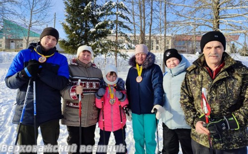 Семья Сергея Ивановича и Марии Федоровны Чашиных из деревни Леушинская