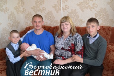 Сергей и Надежда Снежуровы с сыновьями