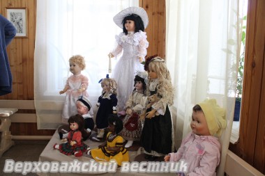 Экспонаты выставки Антонины Завьяловой