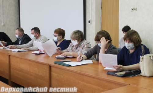 Члены оперативного штаба при главе района соблюдают все меры индивидуальной защиты