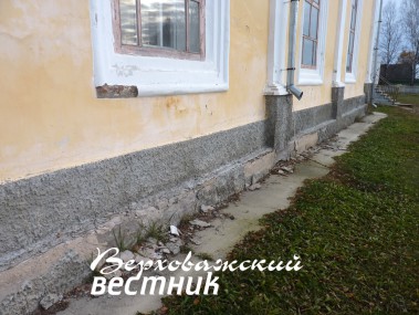 Это только разрушения, видимые глазу снаружи.