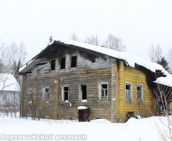 Одно из заброшенных строений по улице Садовой