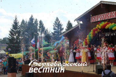 Фейерверк в конце торжественной части открытия ярмарки произвел на зрителей сильное впечатление