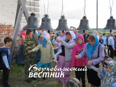 Над Макаровской звонят новые колокола Над Макаровской звонят новые колокола