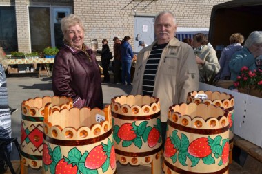 За рассадой, птицей, саженцами и медом…