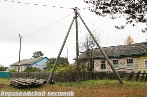 На улице Мира в Теплом Ручье (Верховажский округ) появились новые фонари