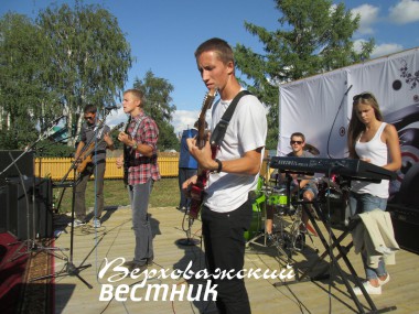 Николай Богданов, Кирилл Сушинский, Сергей Непомилуев, Герман Шаманин и Валерия Нарывкина на кирилловской сцене.