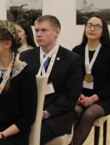 Николай Шутов и Мария Черепанова (справа) на четвертьфинале игры Николай Шутов и Мария Черепанова (справа) на четвертьфинале игры