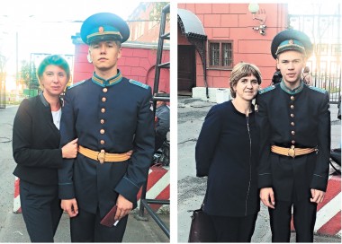 Осенью ребята приняли присягу. В числе первых приглашенных мамы: Лариса Киреева и Ирина Попова
