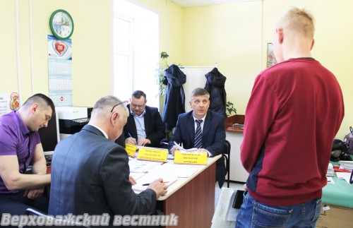 Призывная комиссия под председательством В.Н. Колотилова работала в Верховажской ЦРБ
