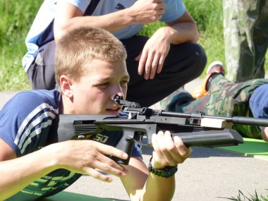 Родине нашей верно служить...