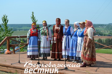 Ансамбль "Горенка" на шелотской Троице