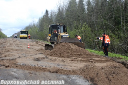 В этом году продолжатся работы на автодороге Верховажье – Н-Коленьга. Также будут асфальтированы участки М8 – Чушевицы и М8 – Верховажье