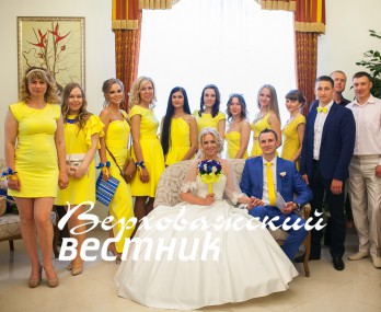 Очень популярно устраивать свадьбы в одной цветовой гамме