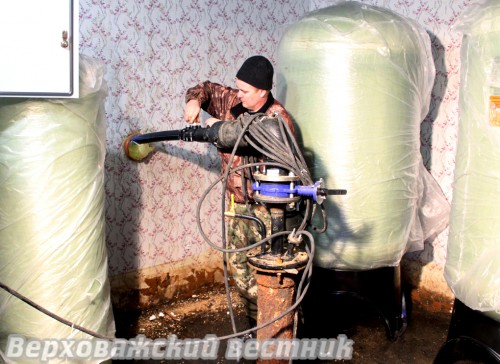 На скважине №182 уже проведены подготовительные работы к установке спецоборудования. Со вторника к его монтажу приступила подрядная организация из Вологды