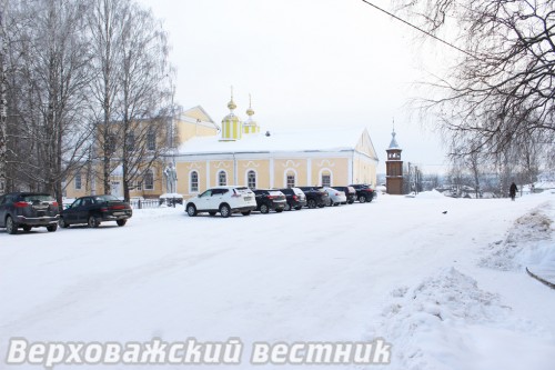 Соборная площадь давно требует благоустройства, но какой она должна быть – единого мнения среди верховажан пока нет