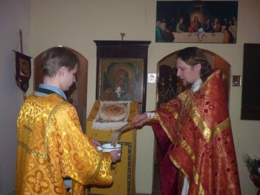 Разрушенная церковь у села…